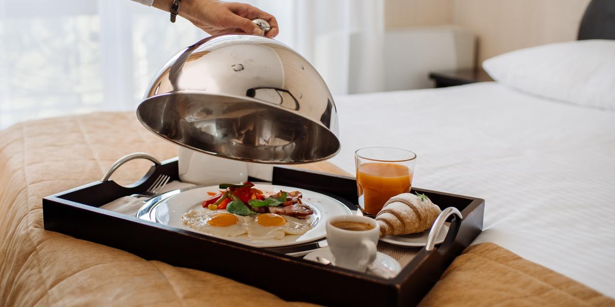 Room Service Day&Night Vincci Selección Unuk 5* GL Seville Room Service Day&Night Vincci Selección Unuk 5* GL Seville